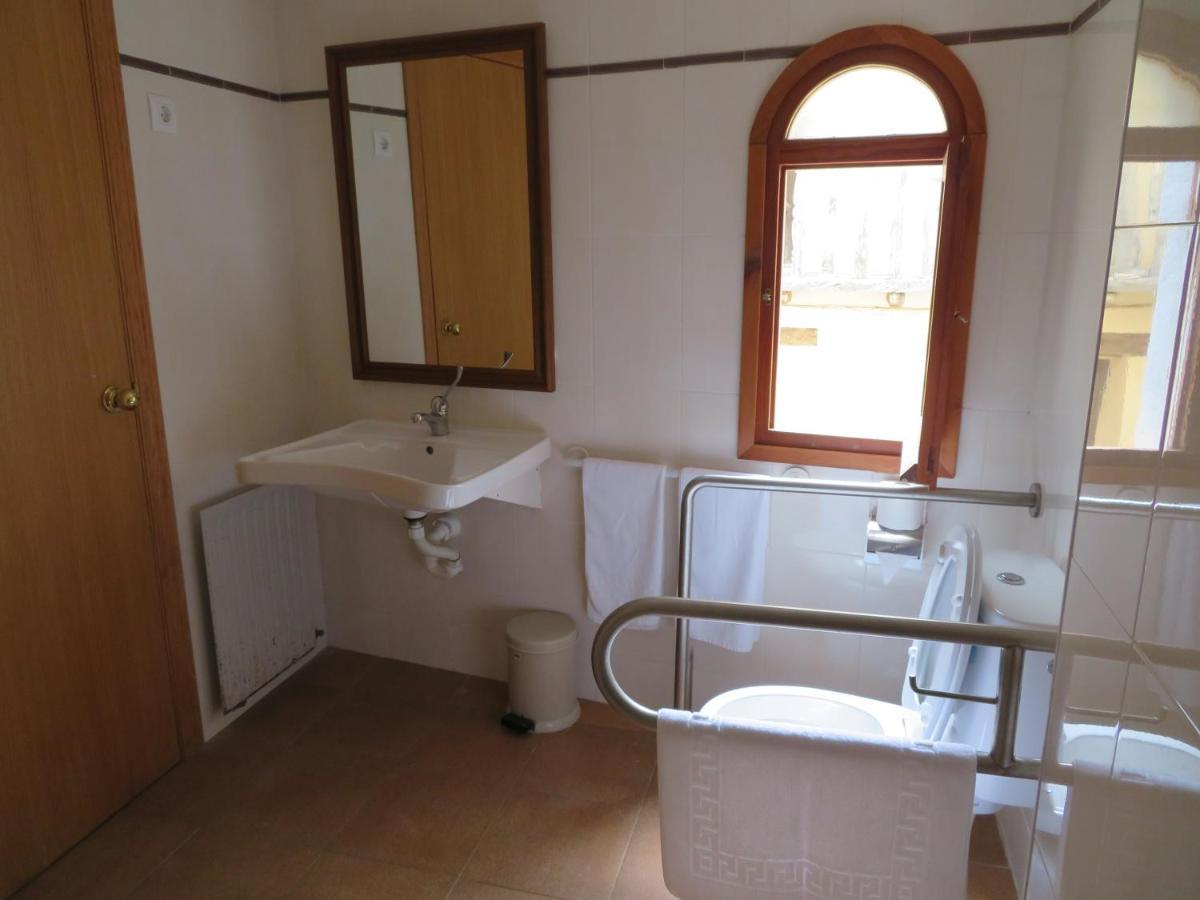 Meson La Lonja Hotel Herbes Ngoại thất bức ảnh